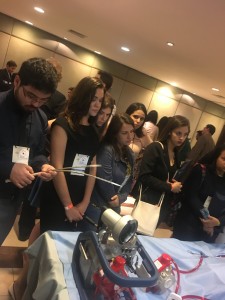 Congressistas participam de uma das muitas atividades de Hand On que integraram a programação